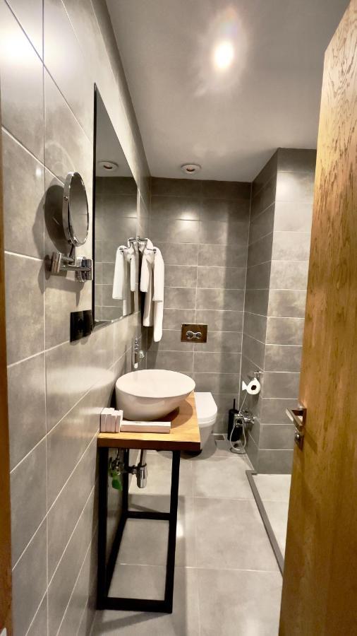 Barnovi Boutique Hotel ティビリシ エクステリア 写真